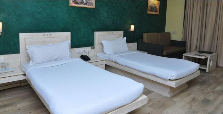 Infiniti Hotel And Spa Indore Zewnętrze zdjęcie