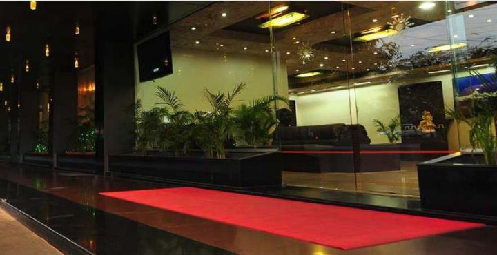 Infiniti Hotel And Spa Indore Zewnętrze zdjęcie
