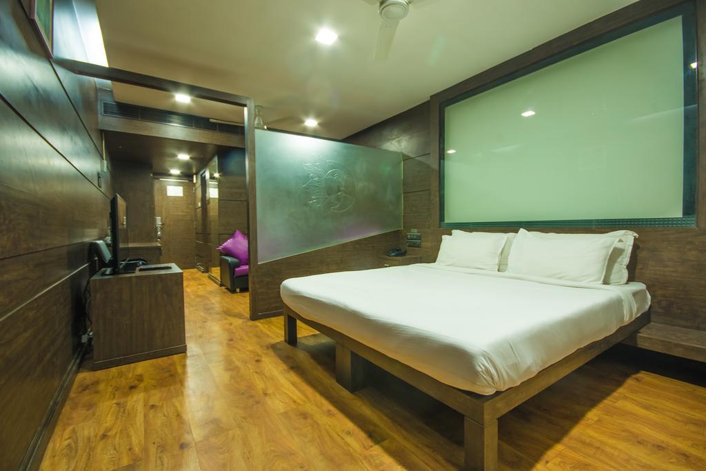 Infiniti Hotel And Spa Indore Zewnętrze zdjęcie