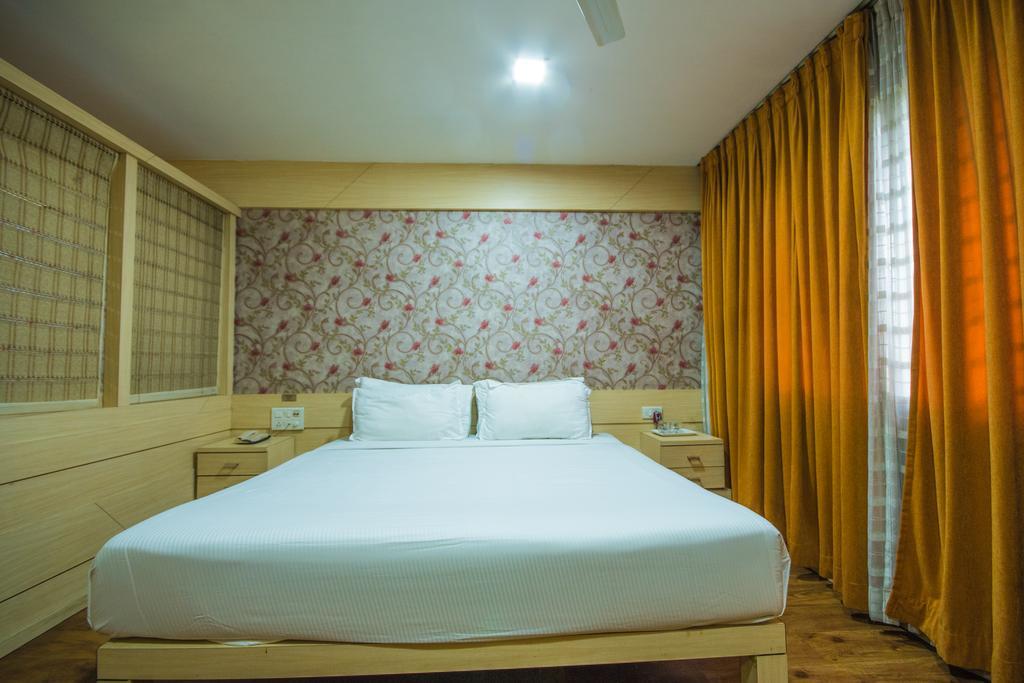 Infiniti Hotel And Spa Indore Zewnętrze zdjęcie
