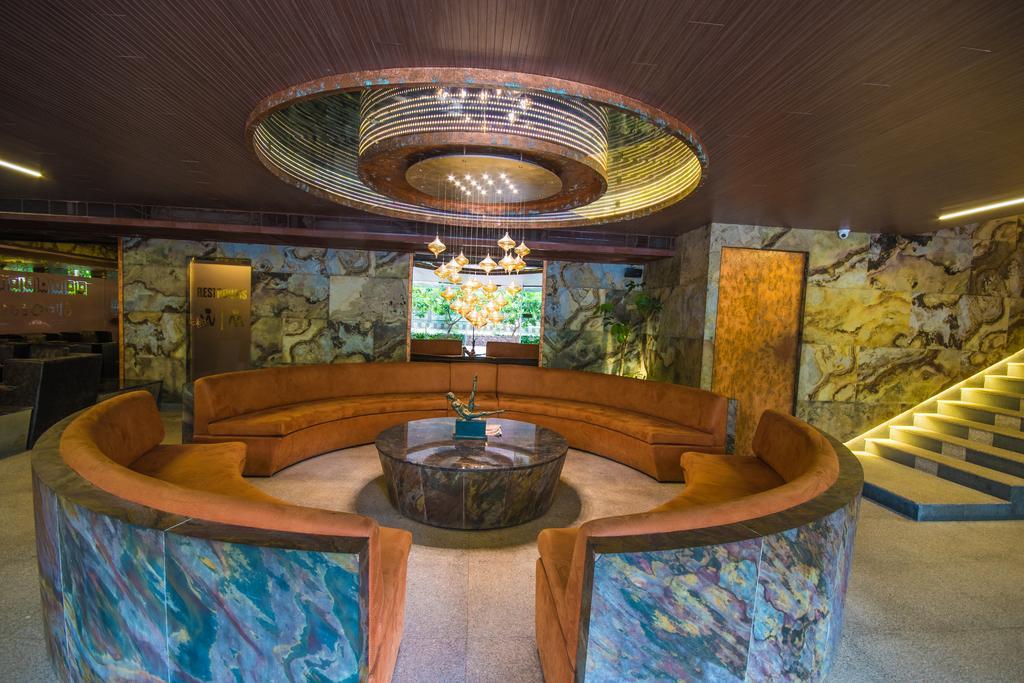 Infiniti Hotel And Spa Indore Zewnętrze zdjęcie