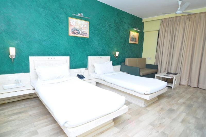 Infiniti Hotel And Spa Indore Zewnętrze zdjęcie