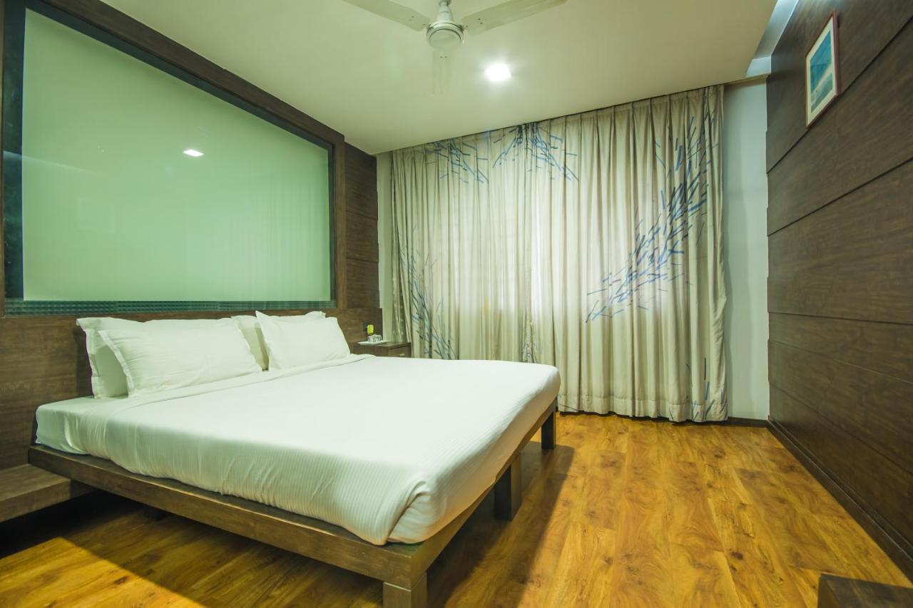 Infiniti Hotel And Spa Indore Zewnętrze zdjęcie